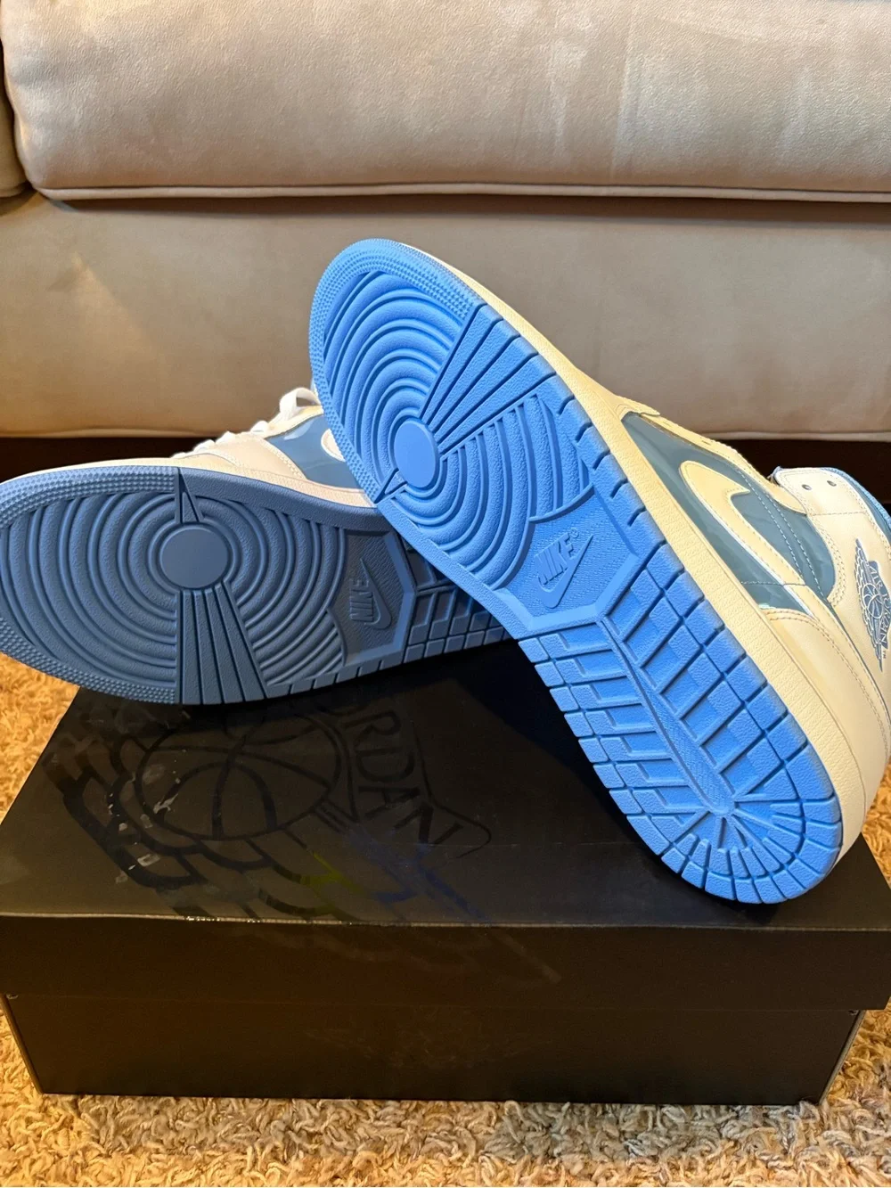 Brand New Jordan 1 Mid Legend Blue